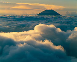 [image]富士山（南アルプス荒川中岳から） © 白簱 史朗