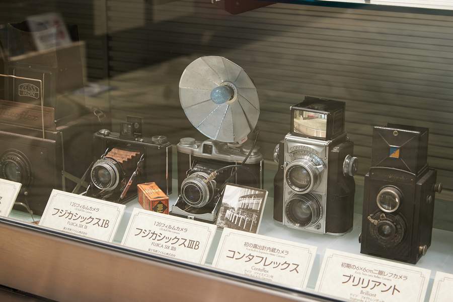 レトロなカメラが懐かしくカッコイイ!? フジフイルム スクエア「写真