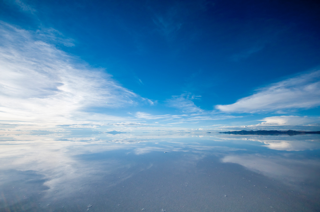 [image]ウユニ塩湖と雲