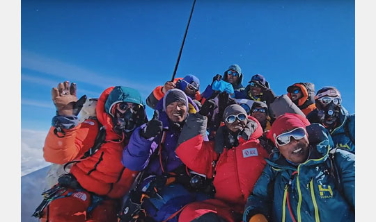 [image]石川直樹写真展「ASCENT OF 14　2001-2024」～8,000メートル峰 14座への旅～ 「シシャパンマ」登頂ドキュメント動画