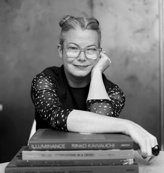[Image]レスリー・A・マーティン  Lesley A. Martin