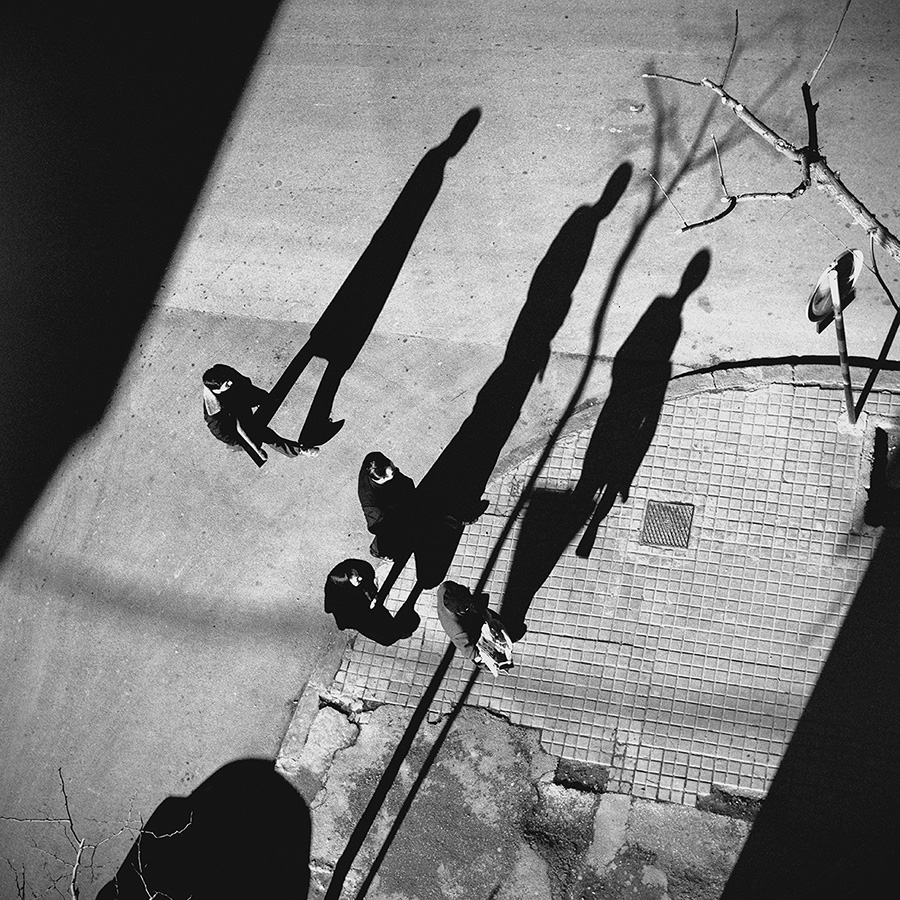 [image]単純化されたスペインの光と影。サラゴサ、1972年 ©高橋宣之