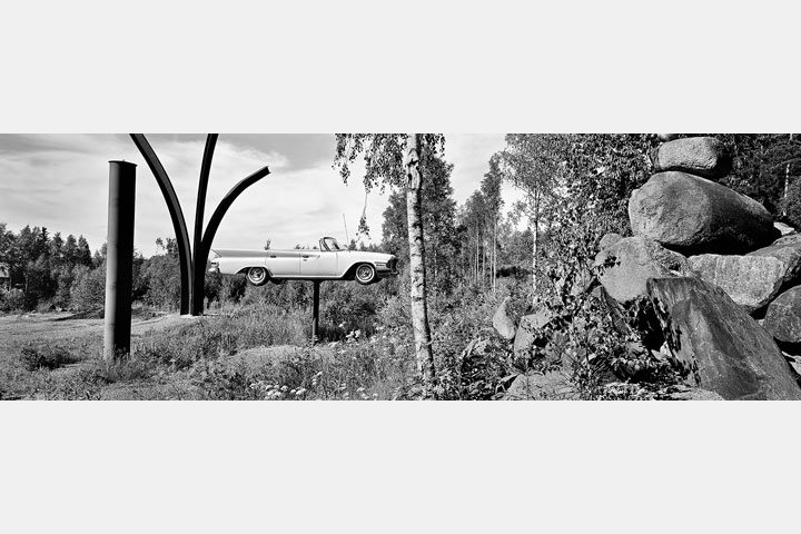 [image]Mikael Cronwall写真展「The Swedish Monument/The Godzilla Series」