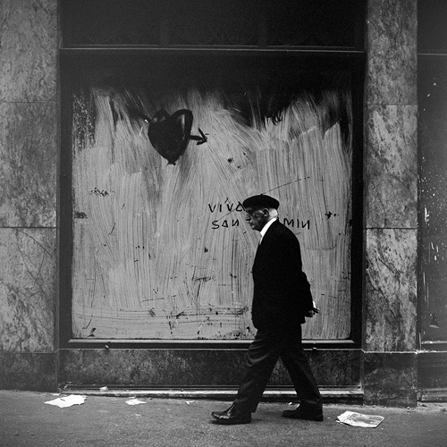 [image]他愛もない日常の連なり。パンプロナ、1972年 ©高橋宣之